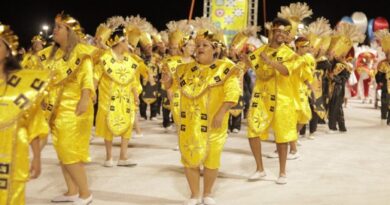 Veja a programação do último dia de desfiles das escolas de samba