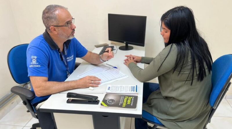 Procon oferece atendimento gratuito para endividados
